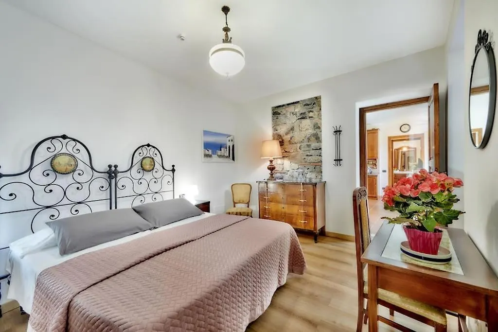 Casa Ducale Como Lake View Mandello del Lario 0*,  Italy