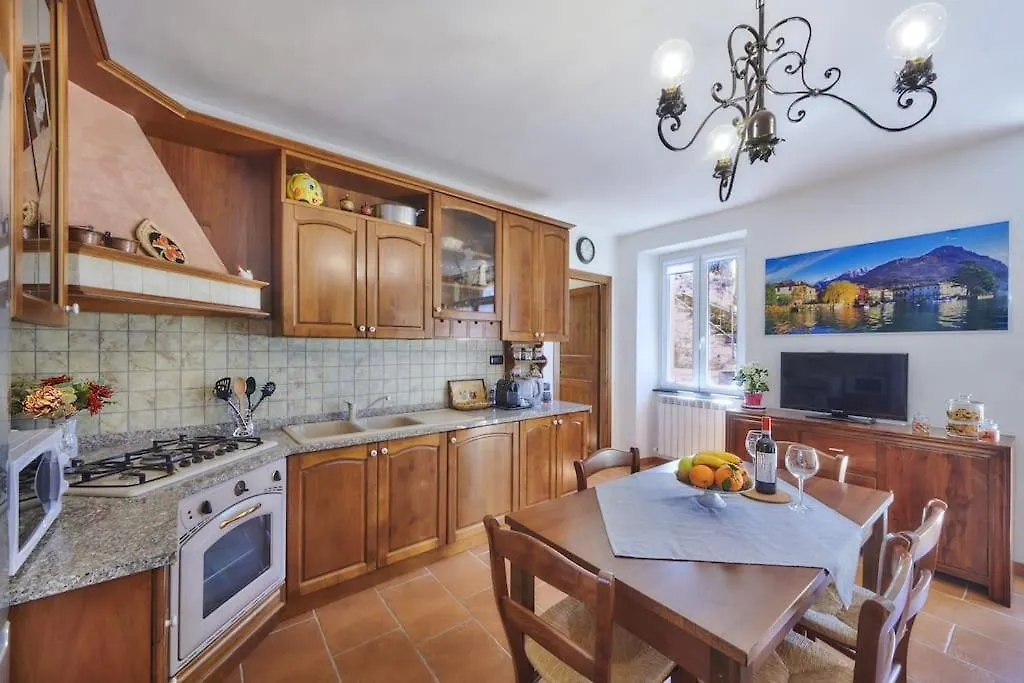 Apartment Casa Ducale Como Lake View Mandello del Lario Italien