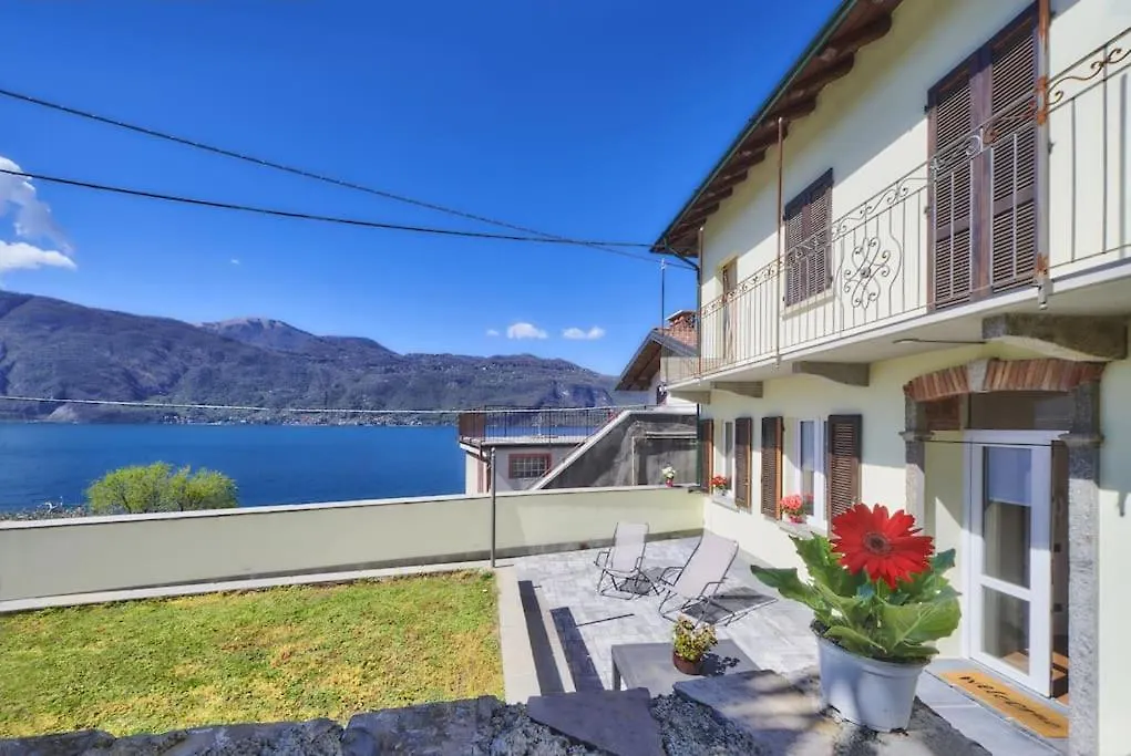 Casa Ducale Como Lake View Mandello del Lario 0*,