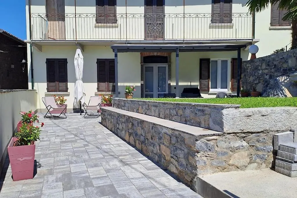 Casa Ducale Como Lake View Mandello del Lario Apartment