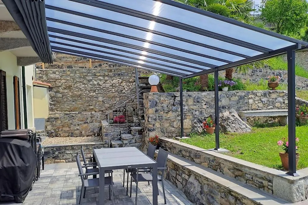 Apartment Casa Ducale Como Lake View Mandello del Lario Italien